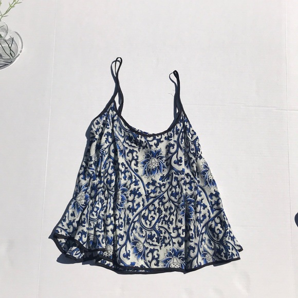 Vero Tops - ❄️4/$18 Vero Black and Blue Print Tank